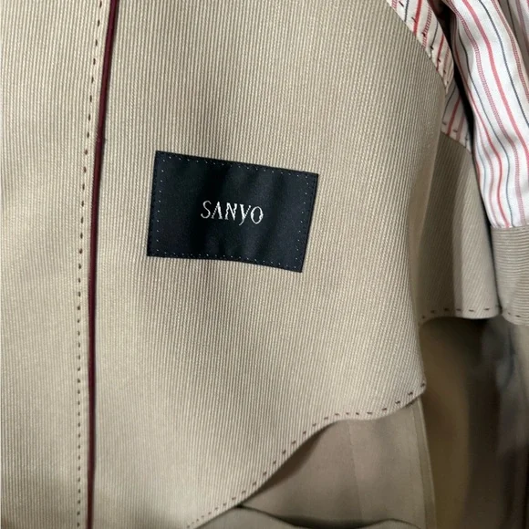 Sanyo trench coat - Picture 8 of 14